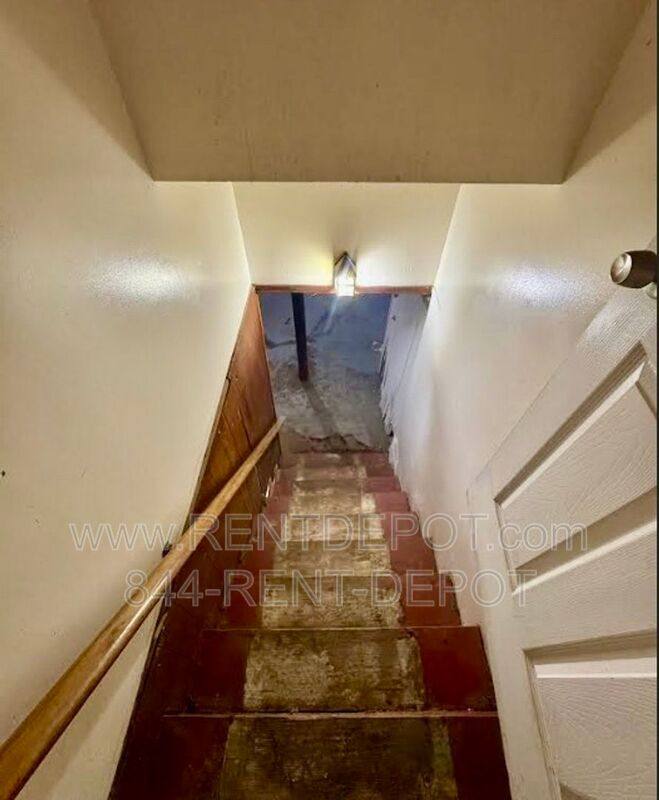 House for rent at 715 E Riverside Dr, Evansville, IN 47713