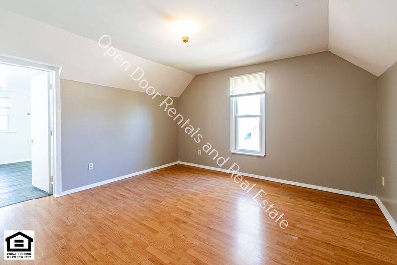 Apartment for rent at 3112 1 2 Thompson St, Fort Wayne, IN 46807