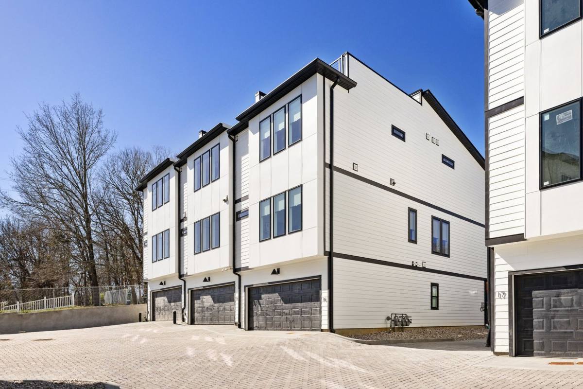 Townhouse for rent at 223 Oceola Ave #21, Nashville, TN 37209