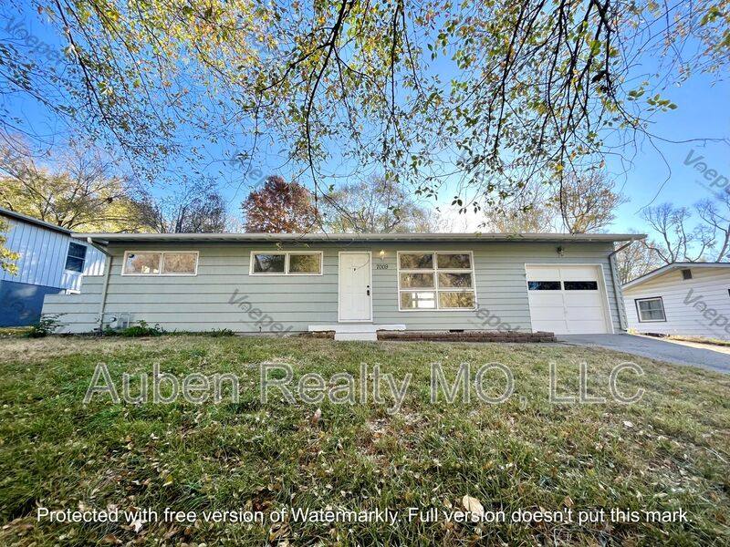 House for rent at 7009 NW Avalon St, Kansas City, MO 64152