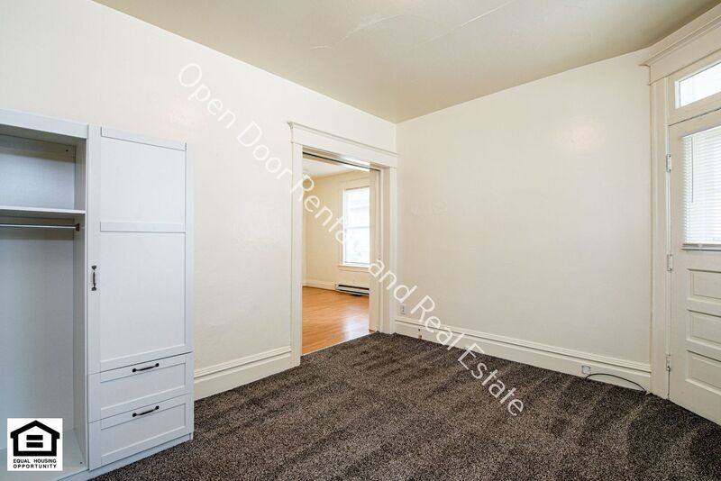 Apartment for rent at 608 Anderson Ave #1, Fort Wayne, IN 46805