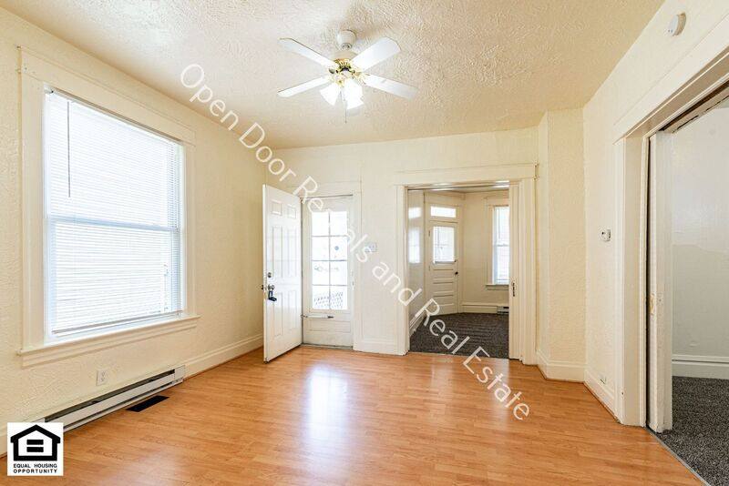 Apartment for rent at 608 Anderson Ave #1, Fort Wayne, IN 46805
