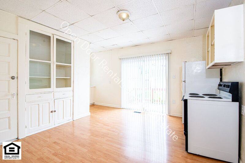 Apartment for rent at 608 Anderson Ave #1, Fort Wayne, IN 46805