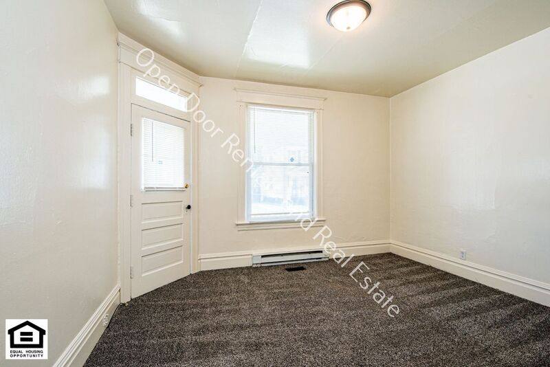 Apartment for rent at 608 Anderson Ave #1, Fort Wayne, IN 46805