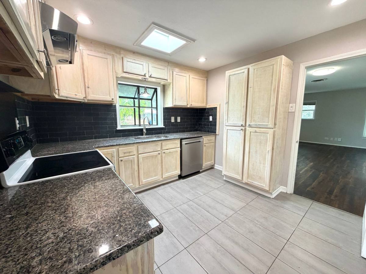 House for rent at 414 Olney Dr, San Antonio, TX 78209