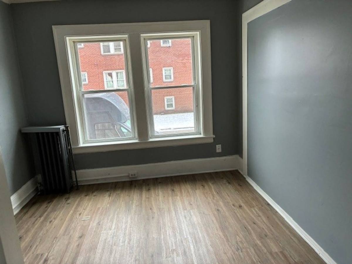 Apartment for rent at 26 E Tallmadge Ave, Akron, OH 44310