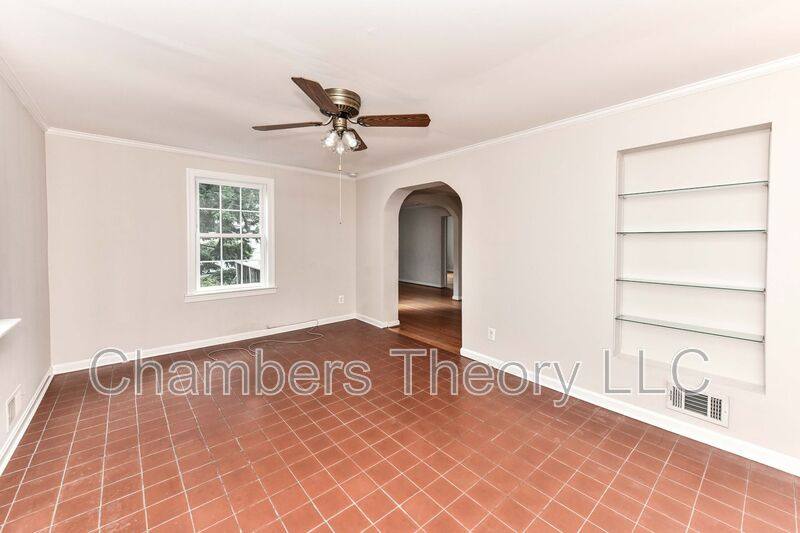 House for rent at 419 S Barton St, Arlington, VA 22204