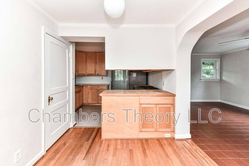 House for rent at 419 S Barton St, Arlington, VA 22204