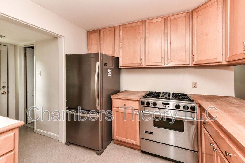 House for rent at 419 S Barton St, Arlington, VA 22204
