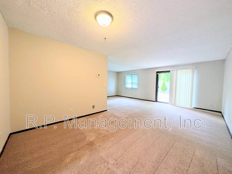 Townhouse for rent at 170 Wentworth Ave W E, Saint Paul, MN 55118