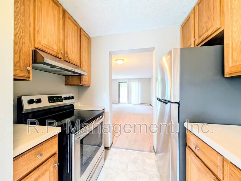 Townhouse for rent at 170 Wentworth Ave W E, Saint Paul, MN 55118