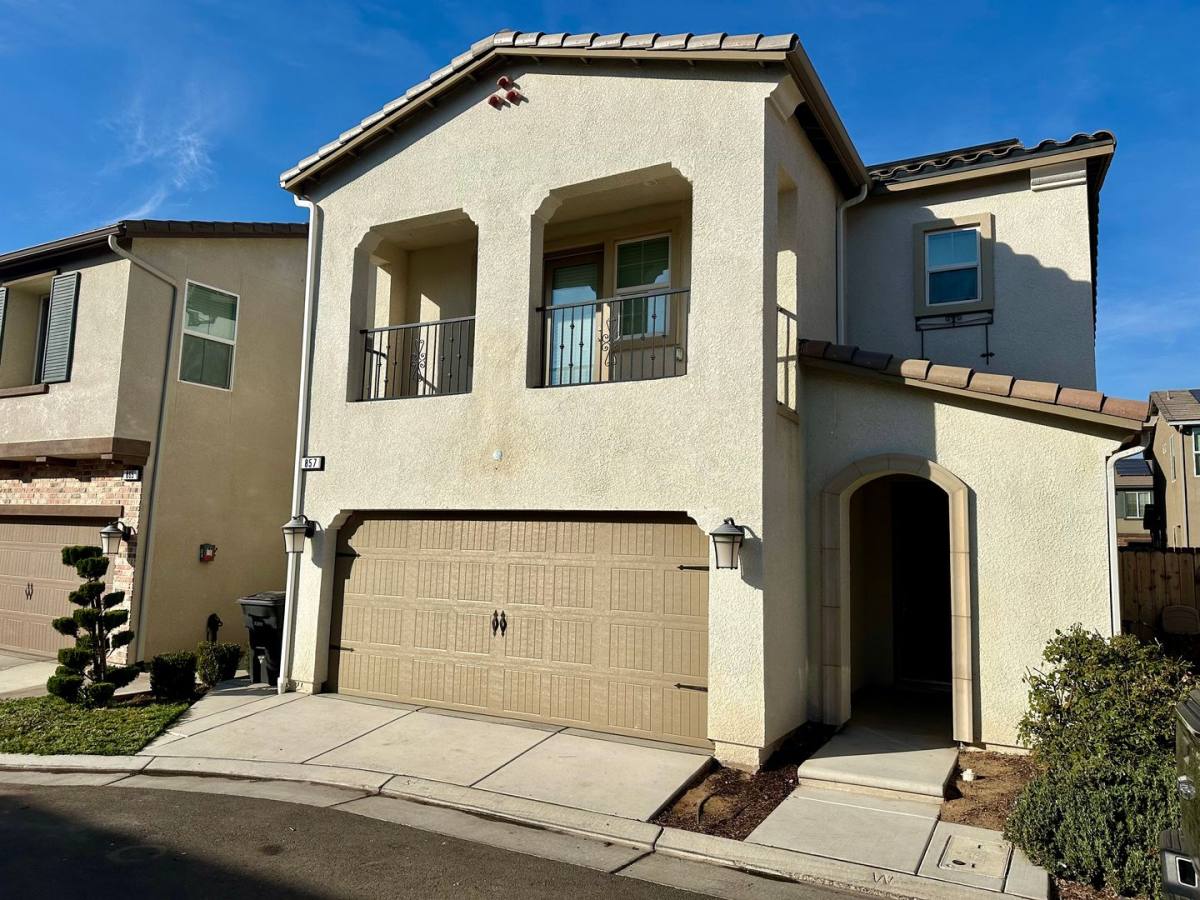 House for rent at 857 Winchell Way W, Madera, CA 93636