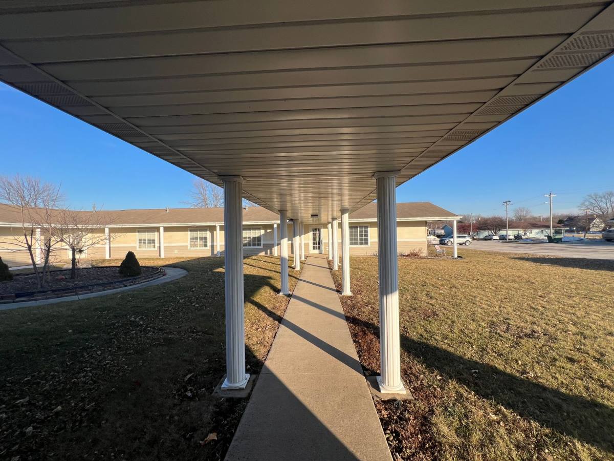 Apartment for rent at 1806 Main St, Gowrie, IA 50543