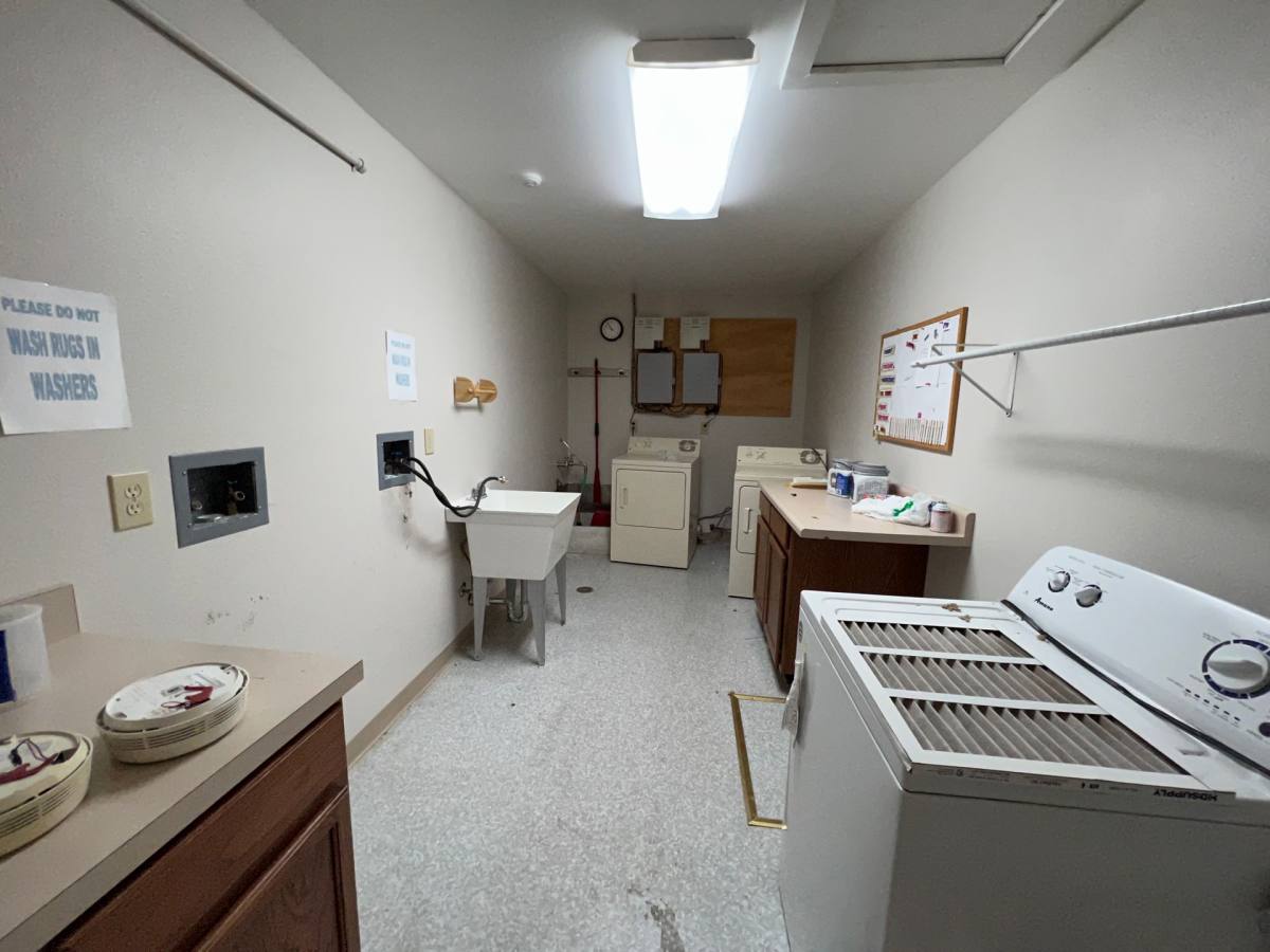 Apartment for rent at 1806 Main St, Gowrie, IA 50543
