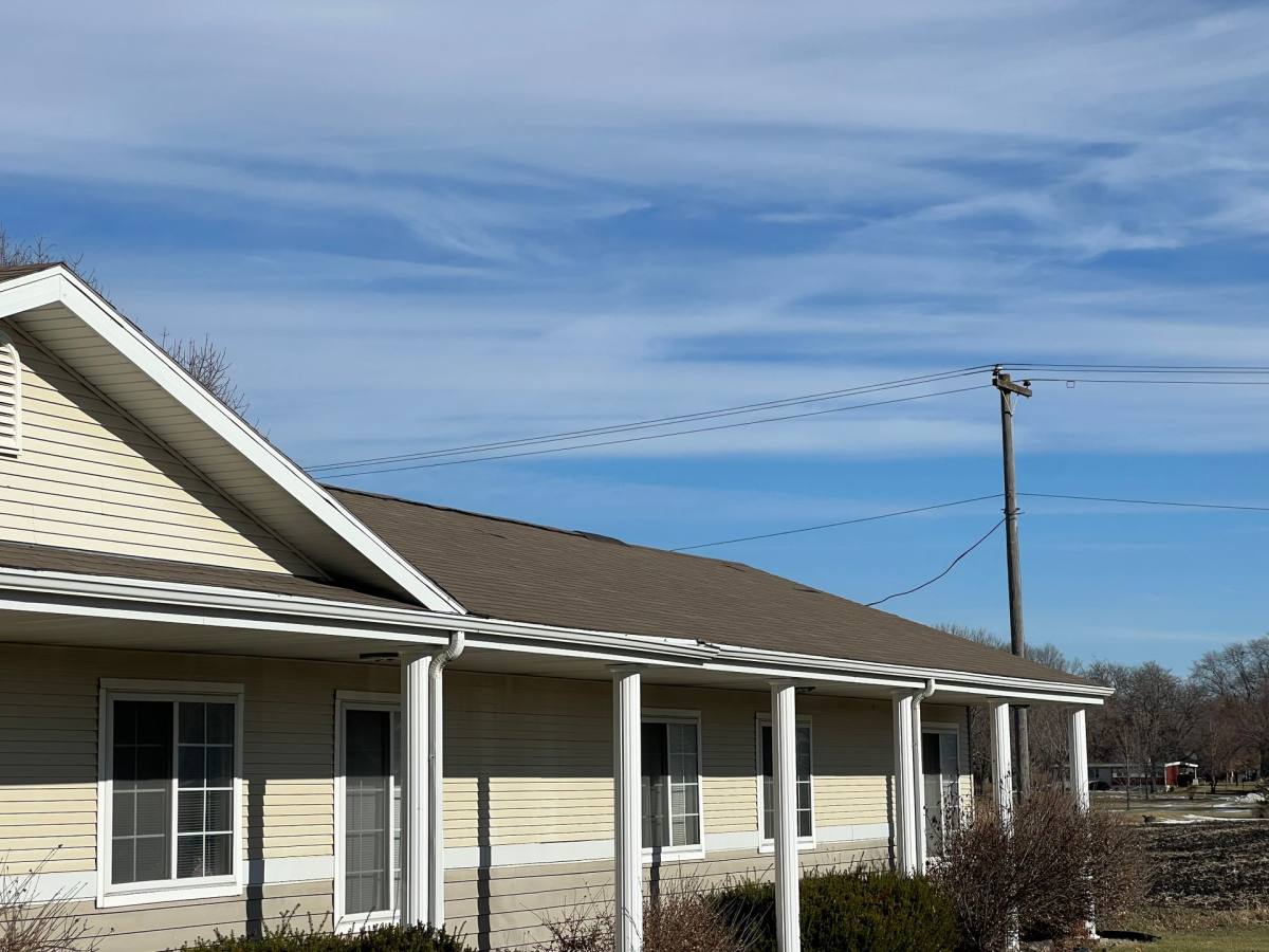 Apartment for rent at 1806 Main St, Gowrie, IA 50543
