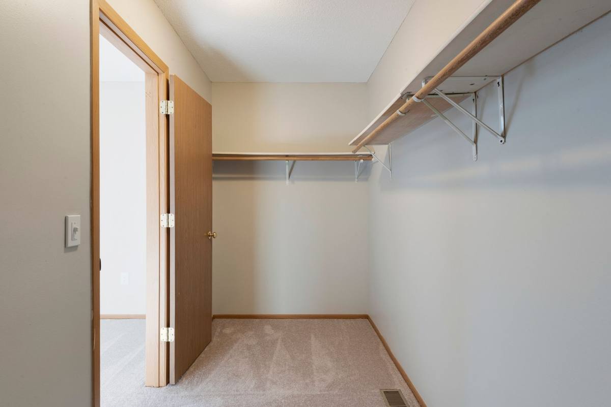 Townhouse for rent at 14200 43rd Ave N, Minneapolis, MN 55446