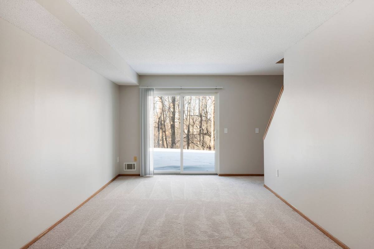 Townhouse for rent at 14200 43rd Ave N, Minneapolis, MN 55446