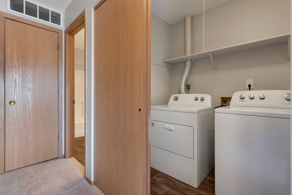 Townhouse for rent at 14200 43rd Ave N, Minneapolis, MN 55446