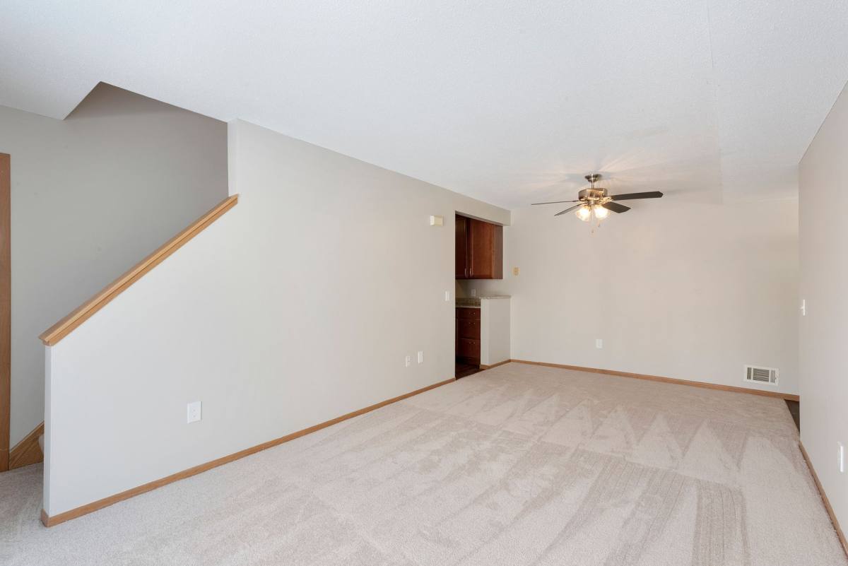 Townhouse for rent at 14200 43rd Ave N, Minneapolis, MN 55446