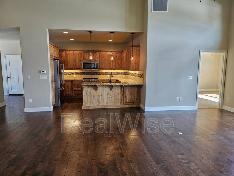 House for rent at 11136 Desert Sky Lp, Redmond, OR 97756