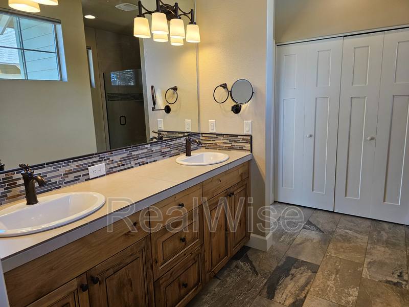 House for rent at 11136 Desert Sky Lp, Redmond, OR 97756
