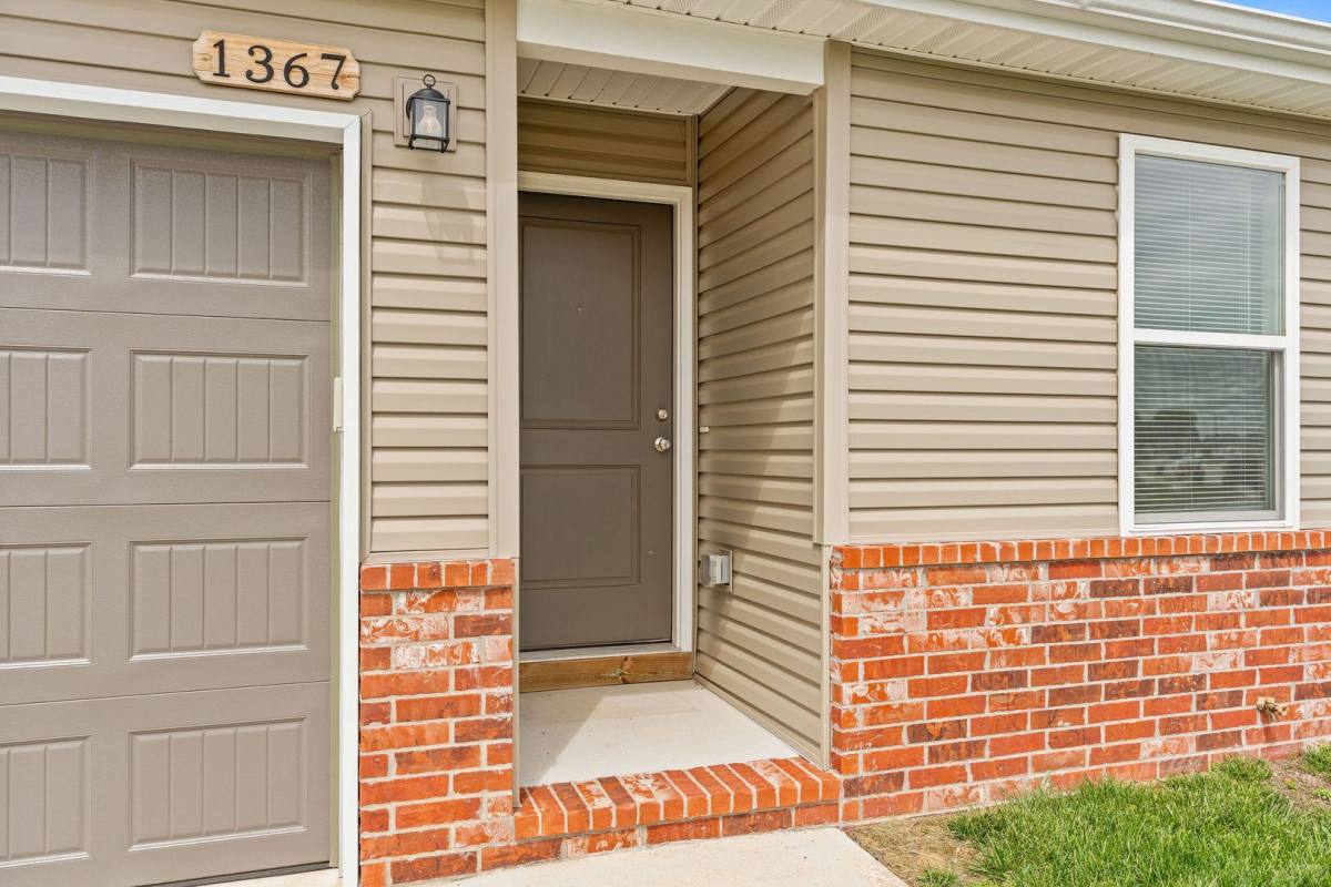 House for rent at 1268 S Choctaw Rd, Republic, MO 65738