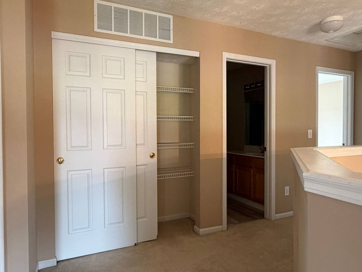 House for rent at 174 Farmridge Rd, Springboro, OH 45066