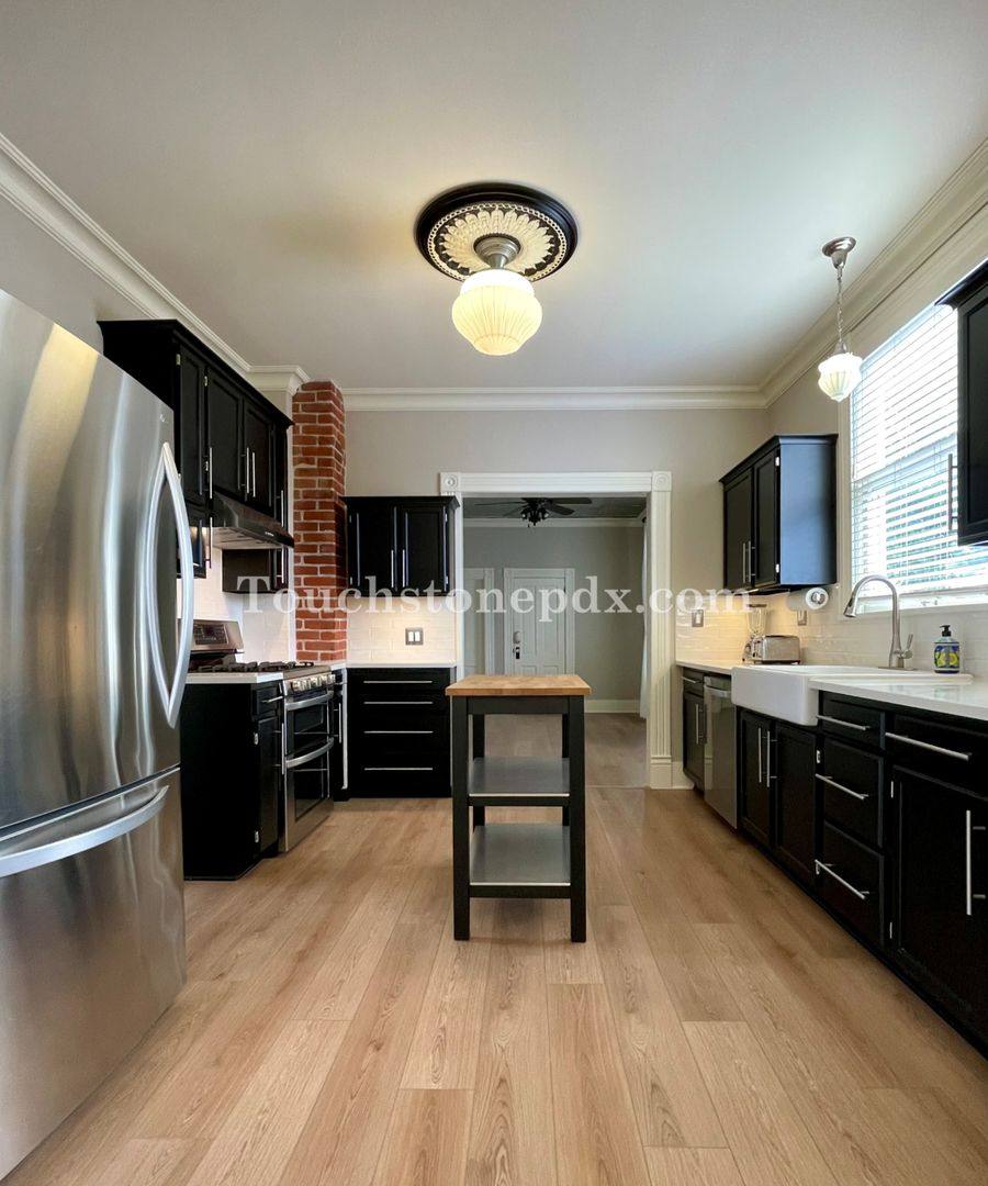 Apartment for rent at 2225 NW Wilson St, Portland, OR 97210