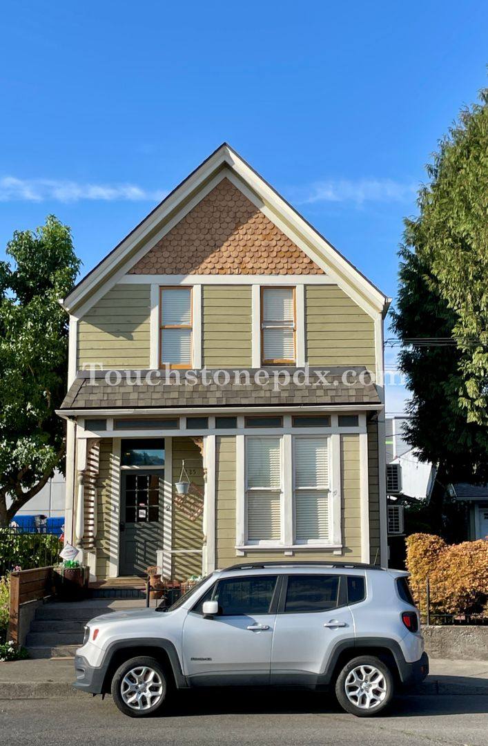 Apartment for rent at 2225 NW Wilson St, Portland, OR 97210