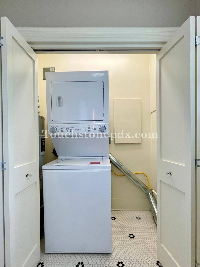 Apartment for rent at 2225 NW Wilson St, Portland, OR 97210