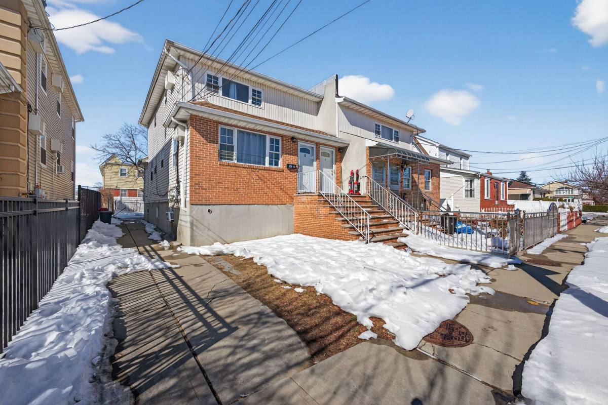 Apartment for rent at 147-20 226th St, Springfield Gardens, NY 11413
