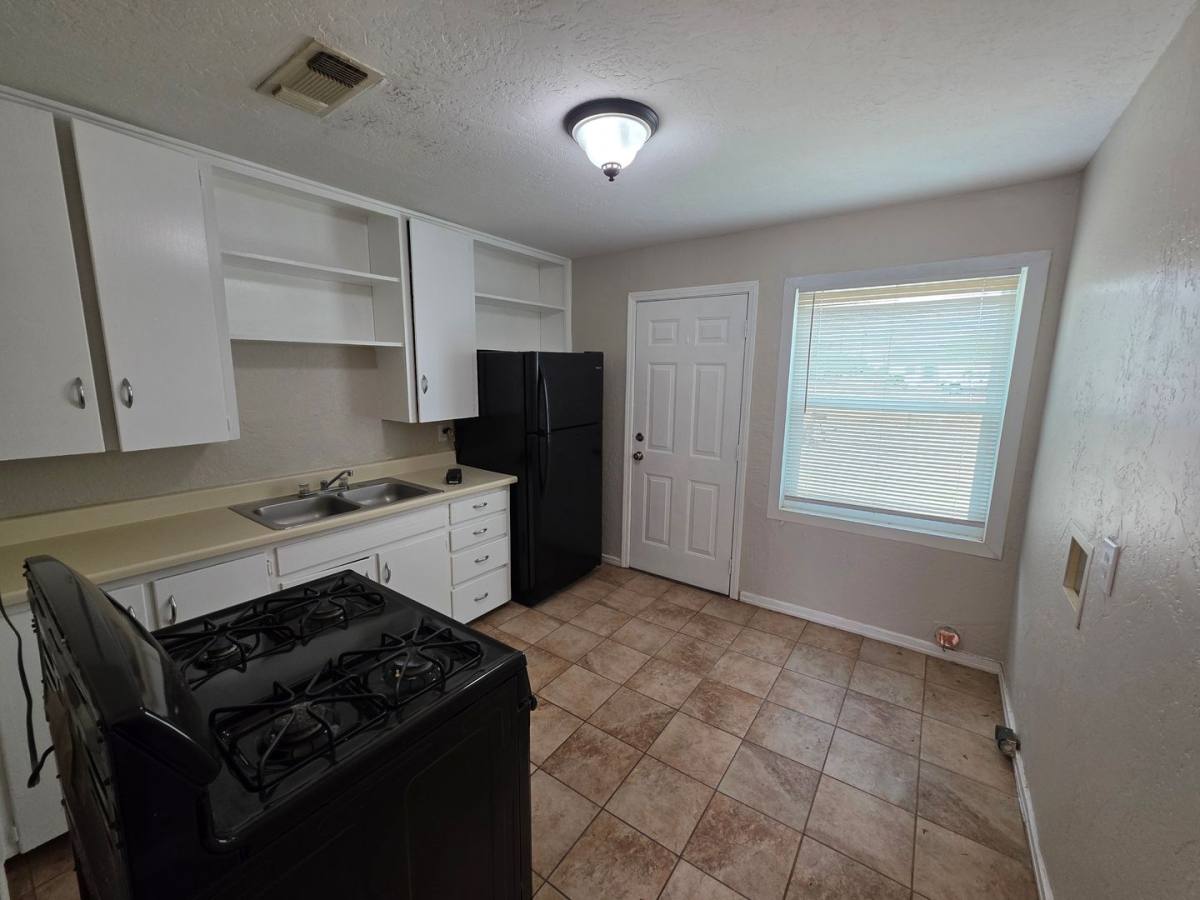 Apartment for rent at 100 20th, Canyon, TX 79015