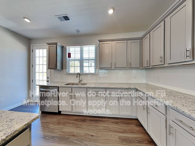 Townhouse for rent at 4330 Reed Creek Dr, Sherrills Ford, NC 28673