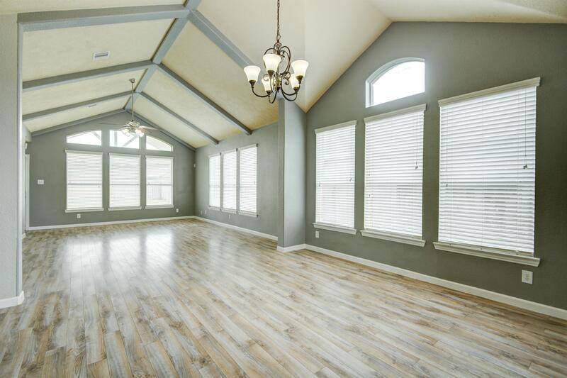 House for rent at 122 Bright Brook Lane, Dickinson, TX 77539
