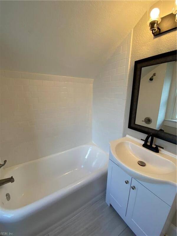House for rent at 316 Roselynn Lane, Virginia Beach, VA 23454