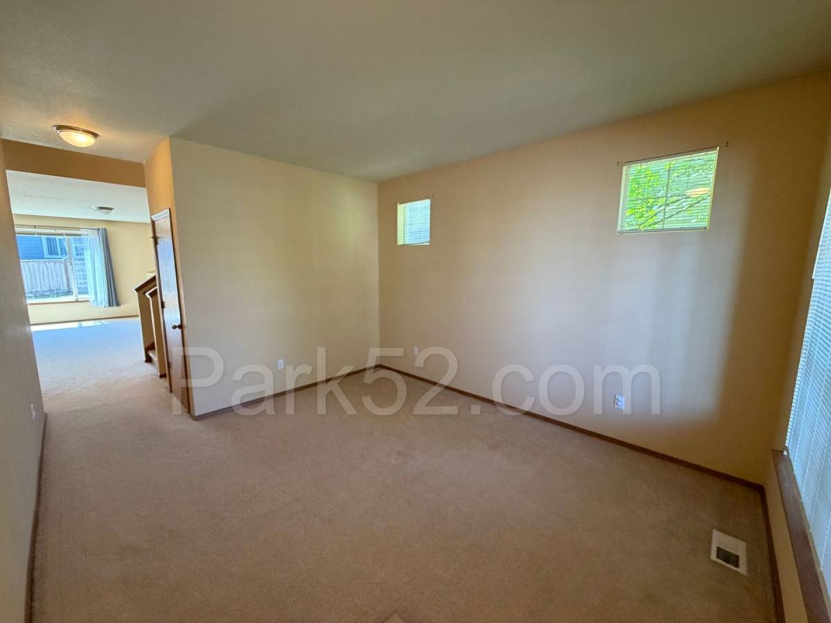 House for rent at 11328 185th St E, Puyallup, WA 98374