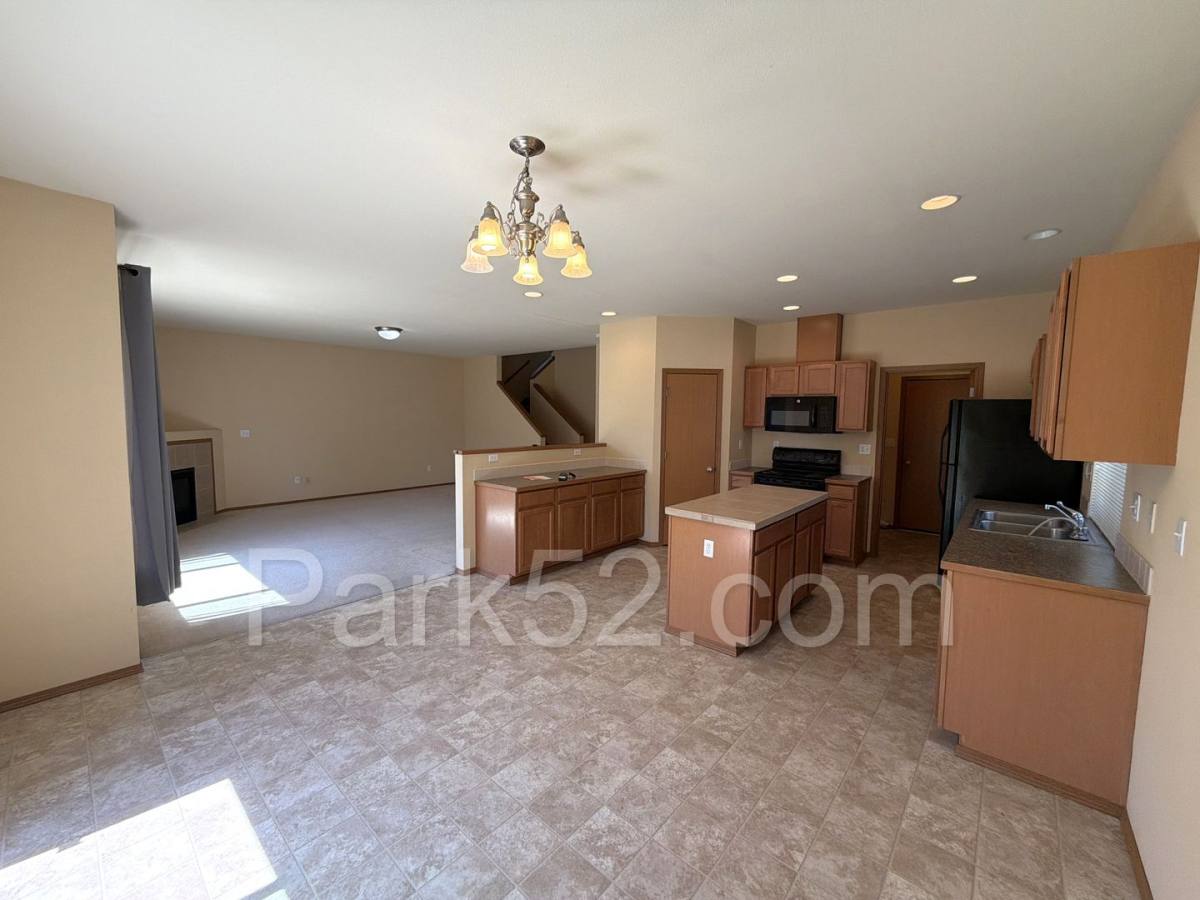 House for rent at 11328 185th St E, Puyallup, WA 98374