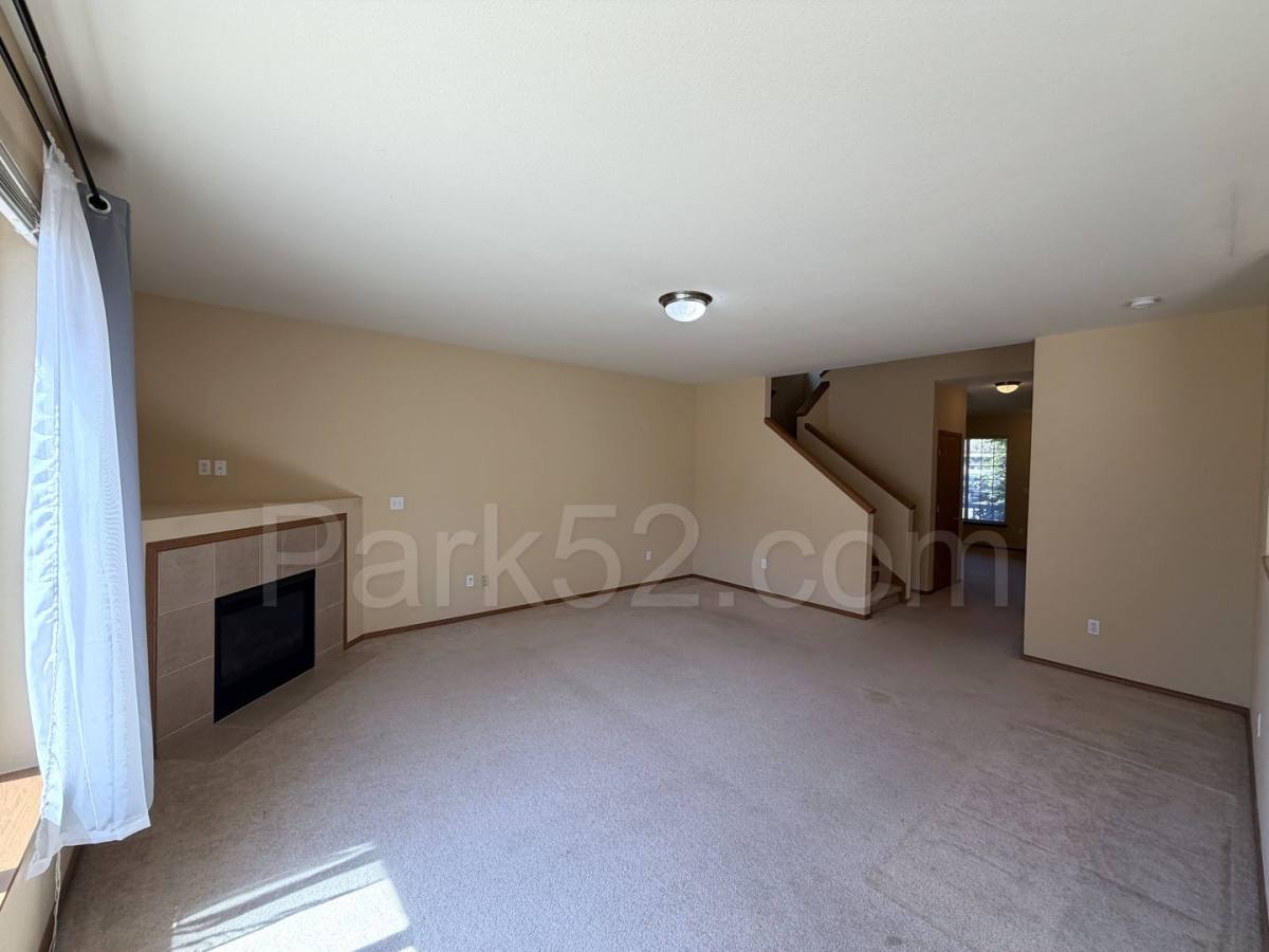 House for rent at 11328 185th St E, Puyallup, WA 98374