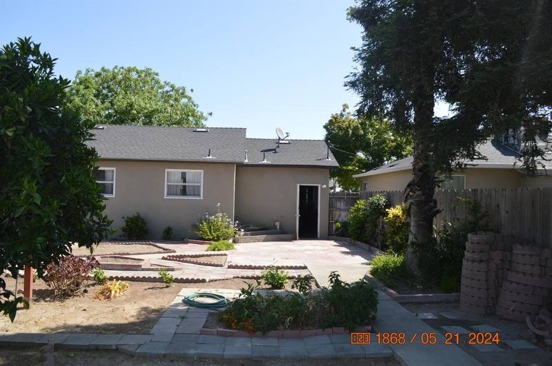 House for rent at 930 S Rose St, Turlock, CA 95380