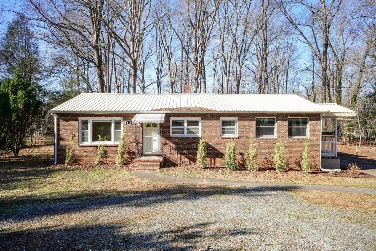 House for rent at 518 Buttonwood Dr, Hillsborough, NC 27278