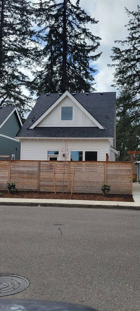 House for rent at 1167 NW Michelbook Lane, McMinnville, OR 97128