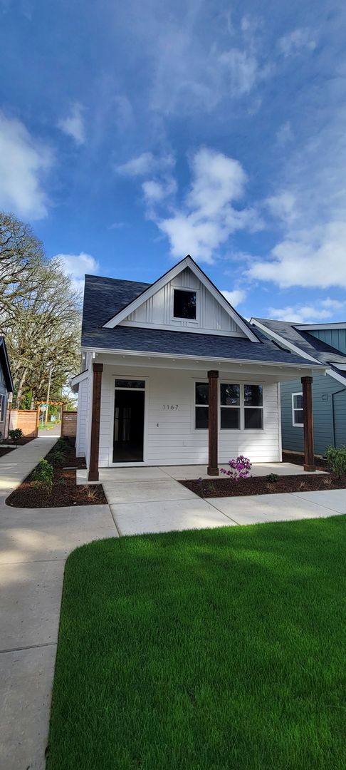 House for rent at 1167 NW Michelbook Lane, McMinnville, OR 97128