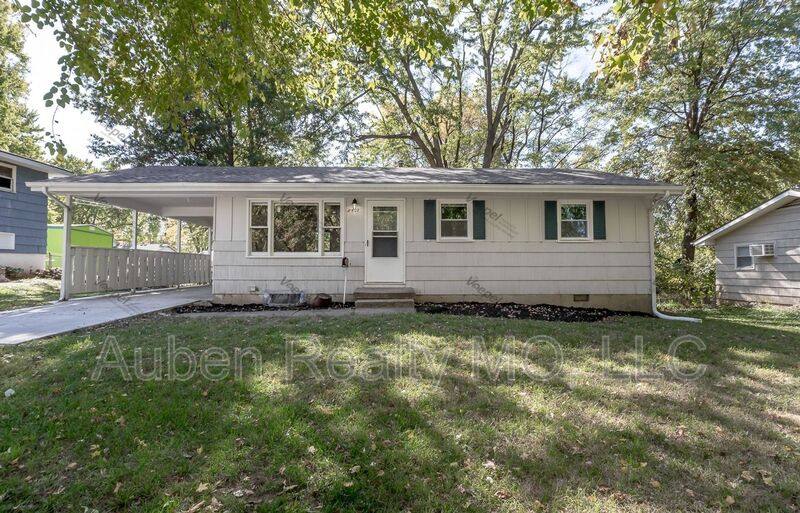 House for rent at 8407 E 98th Terrace, Kansas City, MO 64138