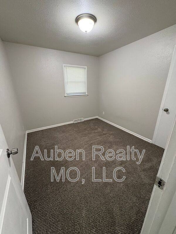 House for rent at 8407 E 98th Terrace, Kansas City, MO 64138