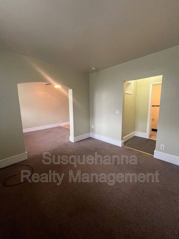 Apartment for rent at 134 College Ave, Lancaster, PA 17603