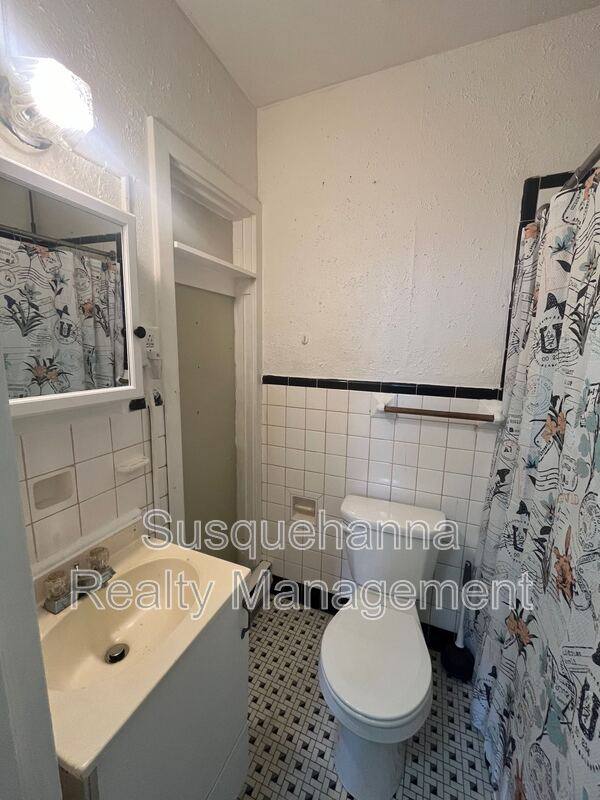 Apartment for rent at 134 College Ave, Lancaster, PA 17603