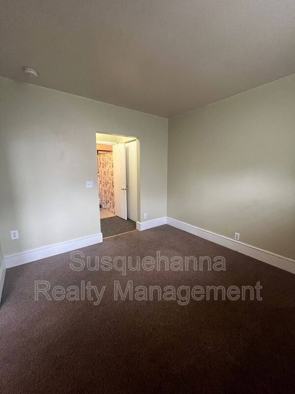 Apartment for rent at 134 College Ave, Lancaster, PA 17603