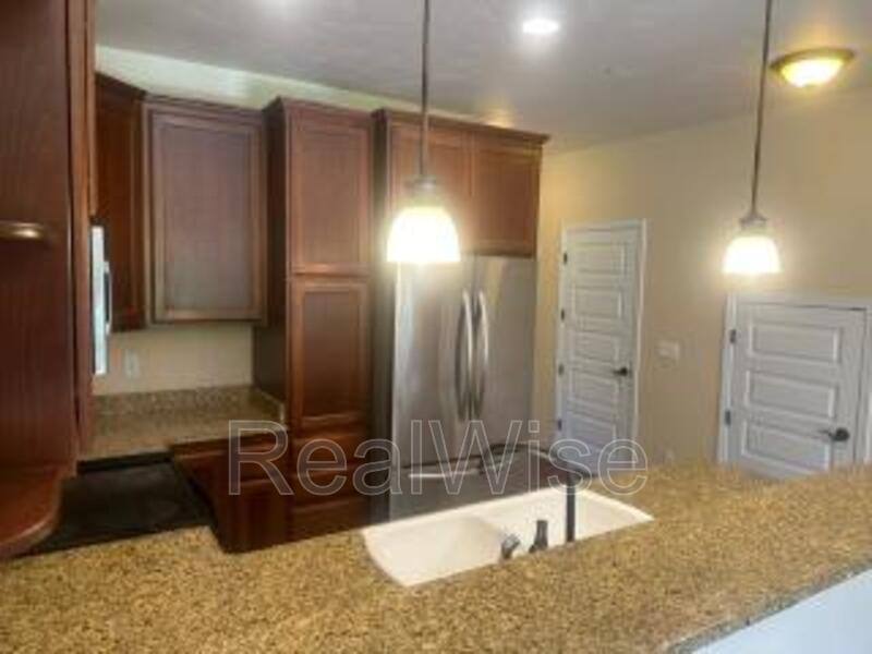 House for rent at 1709 Softwood Way, Grants Pass, OR 97526