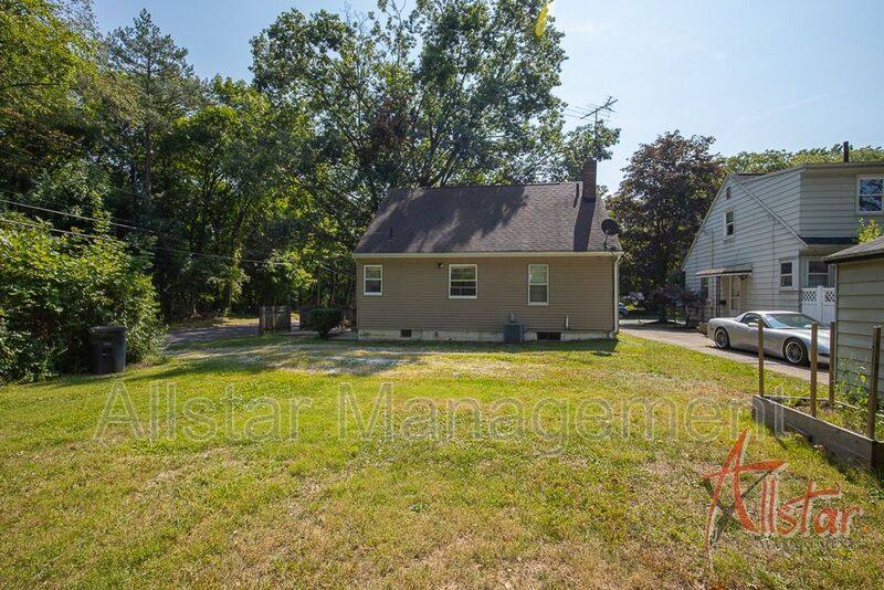 House for rent at 1617 Osage Ave, Akron, OH 44305