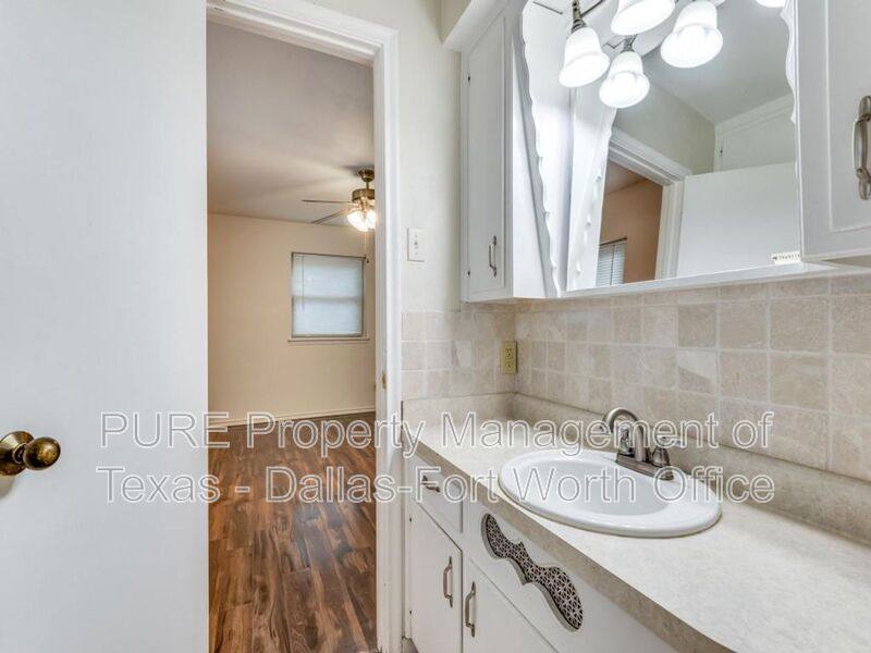 House for rent at 1224 Parkwood Place, Irving, TX 75060